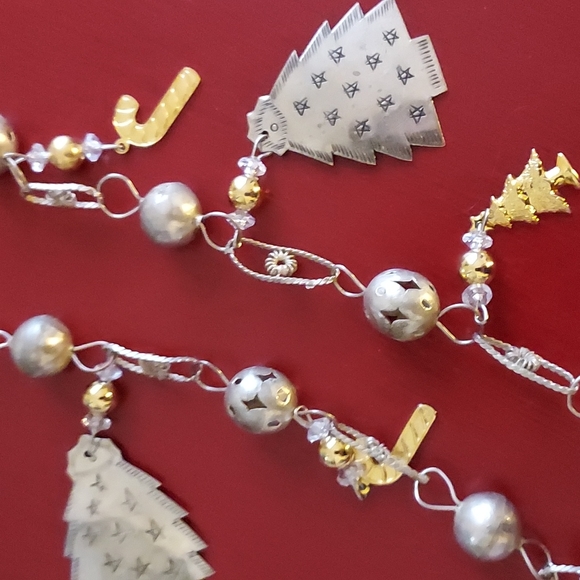 Shabby Chic Holiday Necklace - Picture 3 of 6